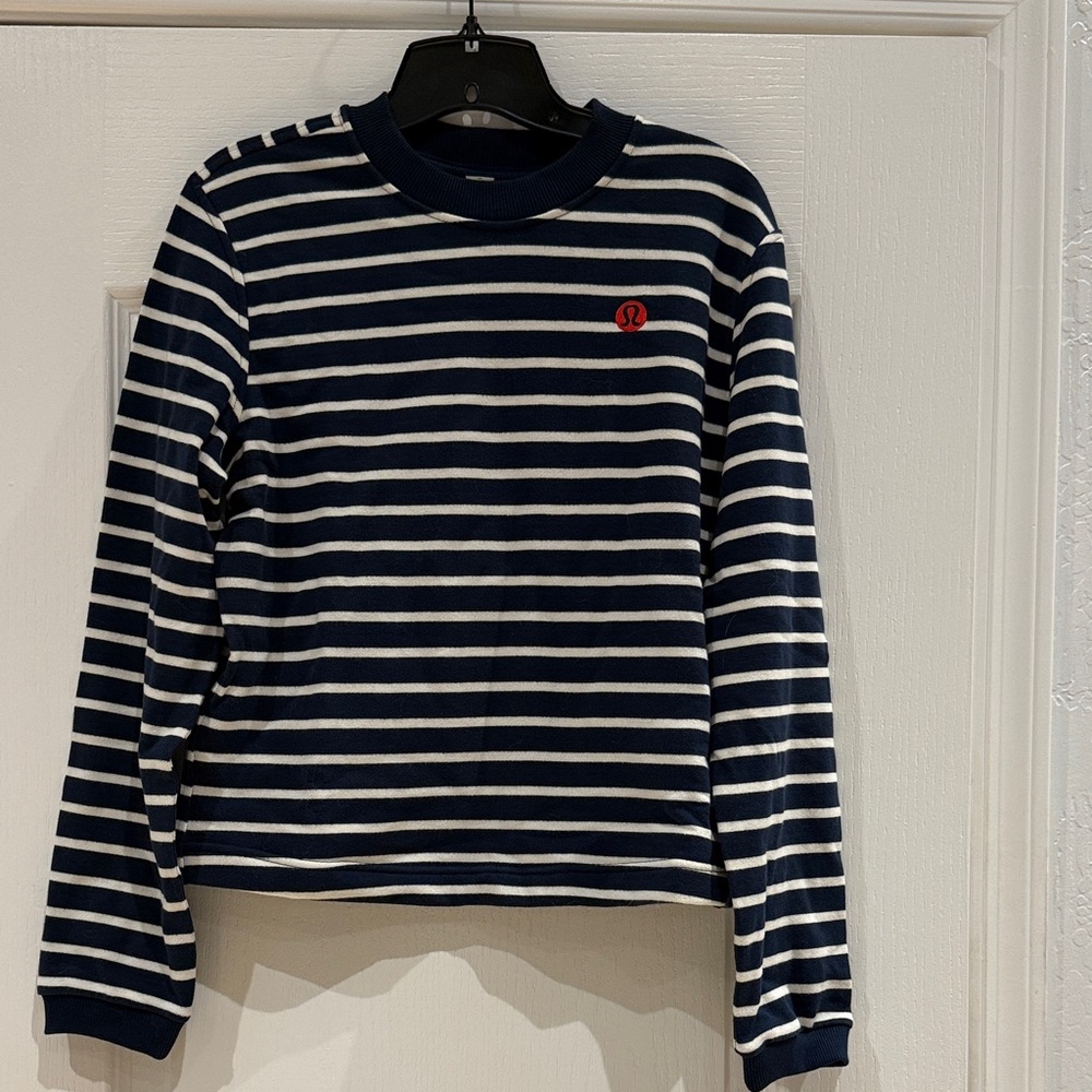 Lululemon French terry pullover plus bag